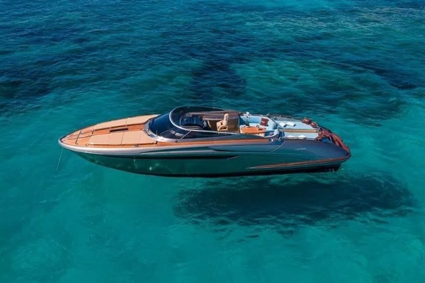 Riva 44' Rivarama, Bateau à moteur de 13 m — Riva
